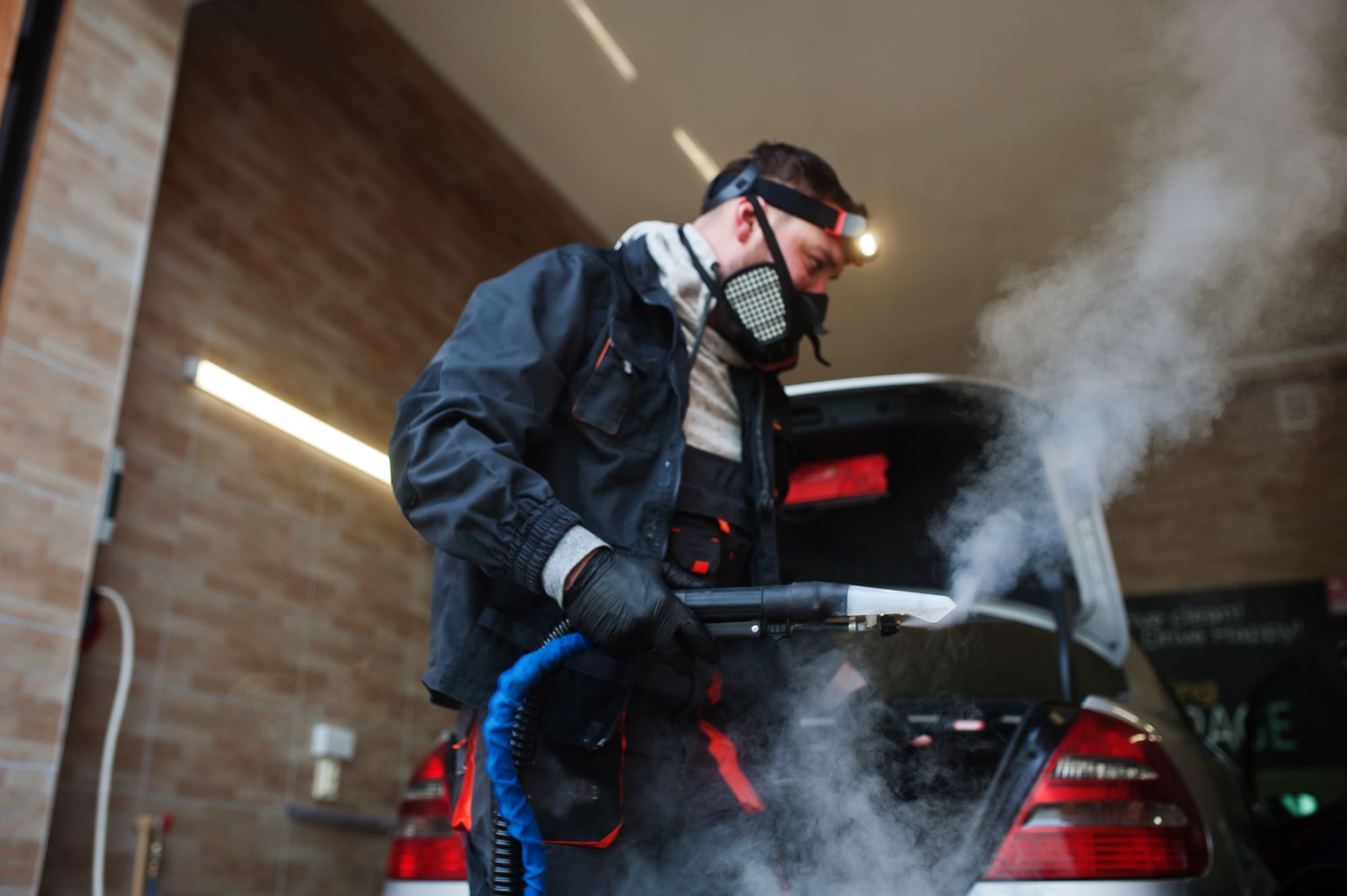 The Benefits of Dry Ice Cleaning for Car Restoration